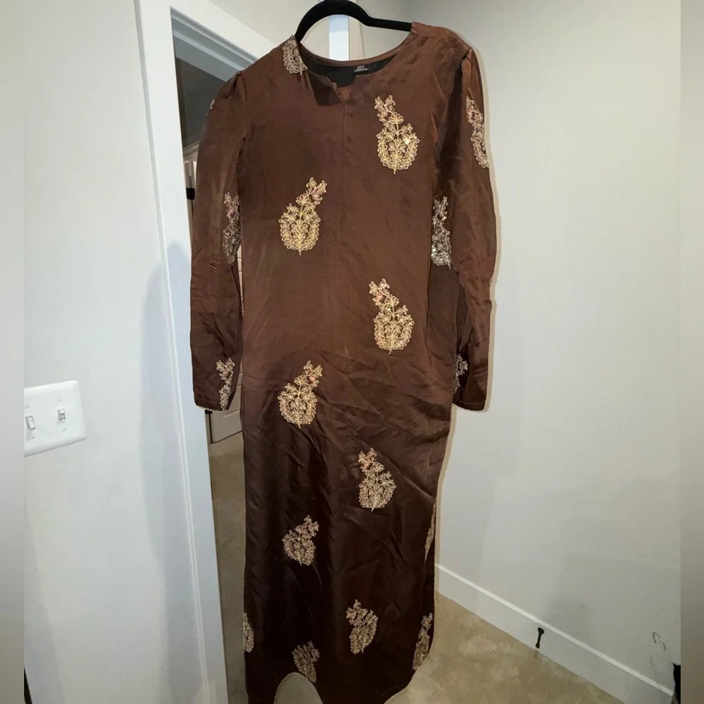 DYOT Raw Silk 3 piece Pakistani Suit - Picture 3 of 5